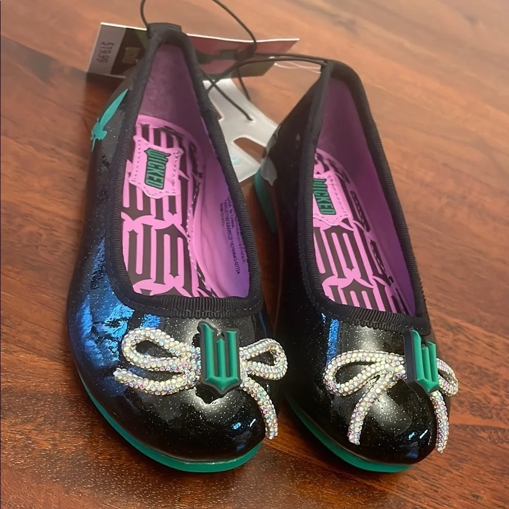 Wicked flats Girls Black and Green Bow Ballet Glitter shoe New size 8